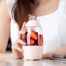 مفرمة محمولة للفواكه والخضروات 